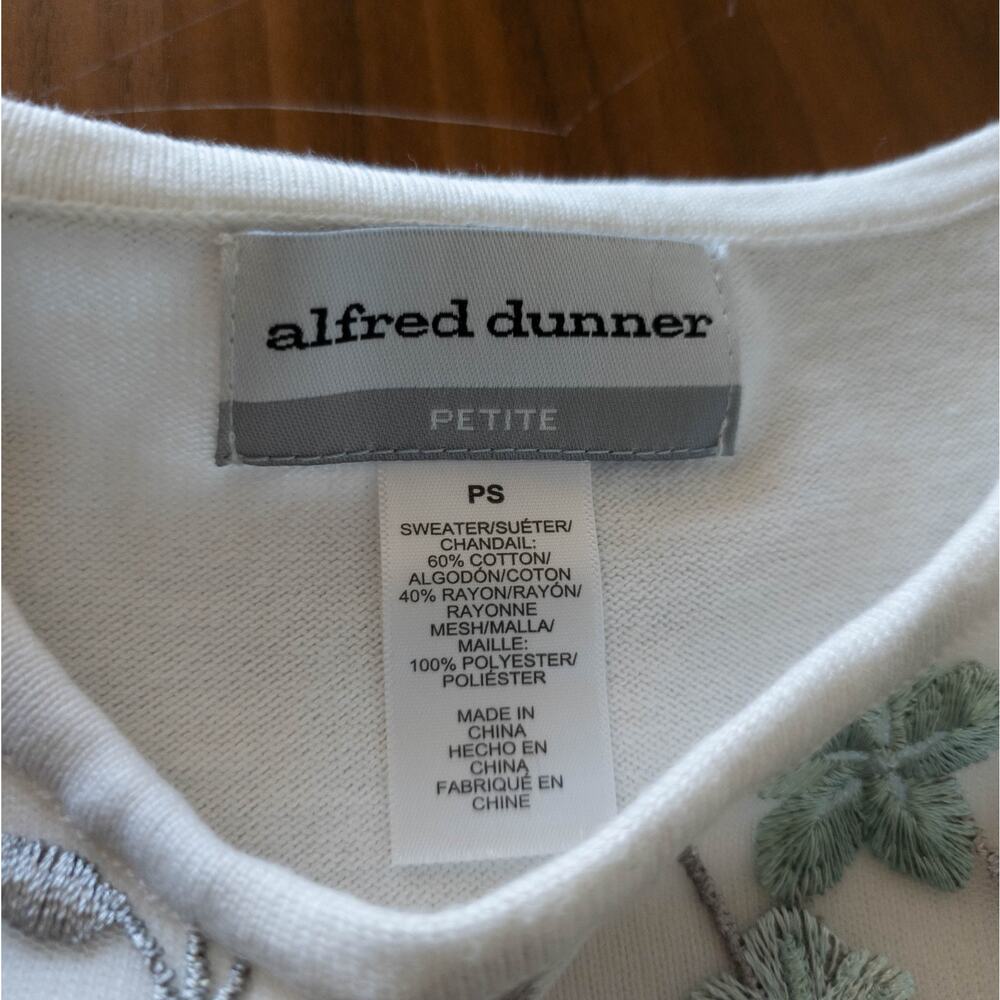 Alfred Dunner Womens SIZE Petite Small Mesh Embroidered White Top - Picture 8 of 8